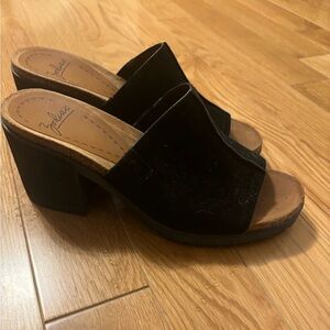 Zodiac Black Velvety Clogs. Size 11.